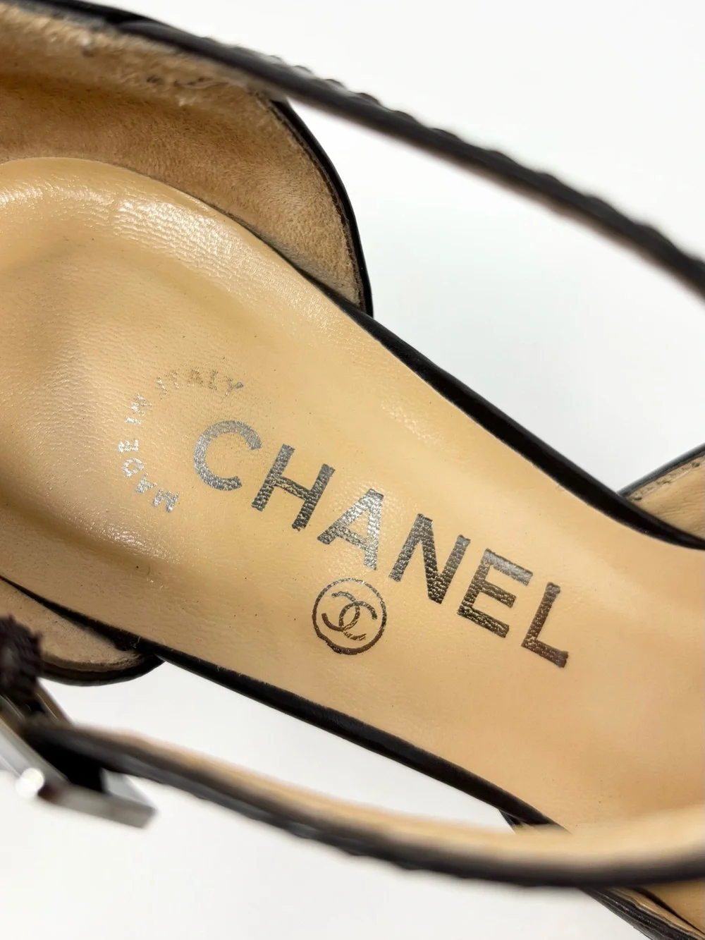 Chanel Vintage 2003 T-Strap Pumps Brown Suede Leather Pointed Toe 38